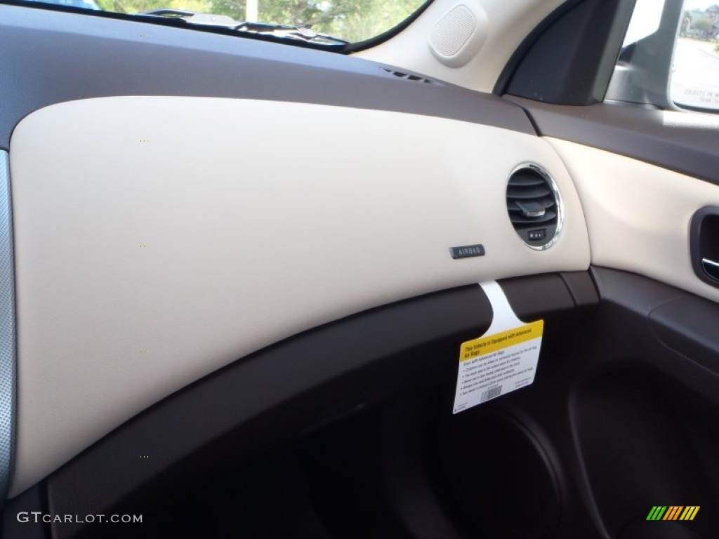 2013 Cruze LTZ/RS - Summit White / Cocoa/Light Neutral photo #18