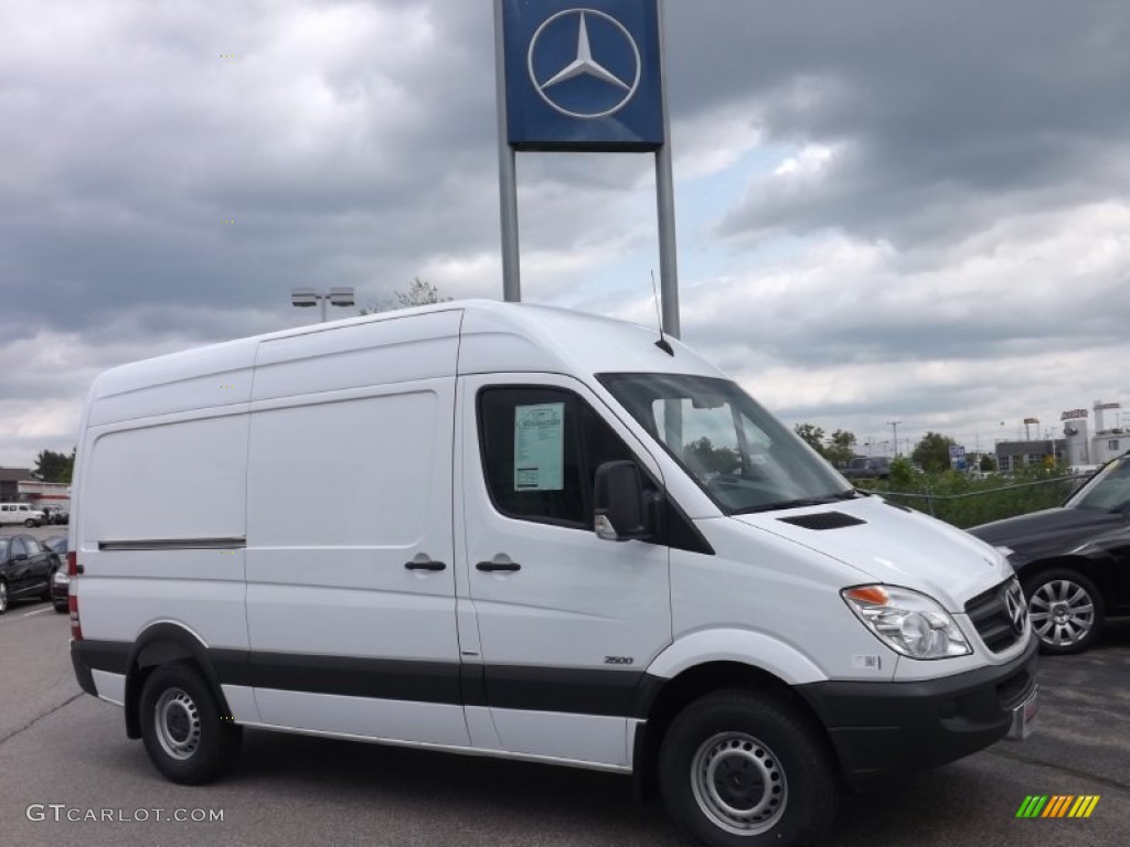 2013 Sprinter 2500 Cargo Van - Arctic White / Lima Black Fabric photo #1