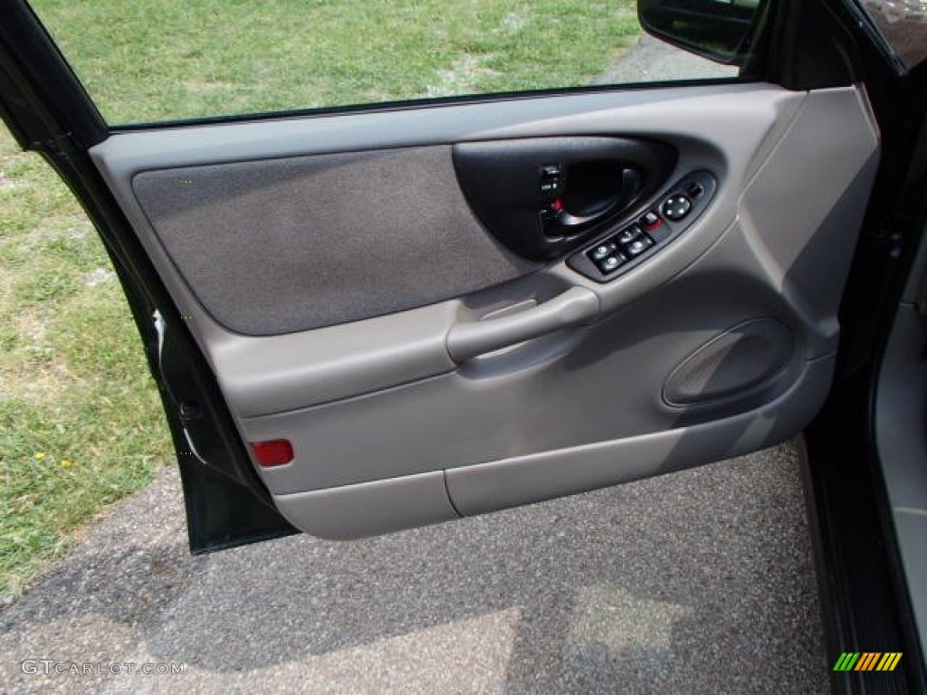2002 Chevrolet Malibu Sedan Gray Door Panel Photo #81262043