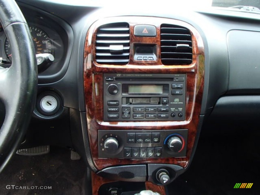 2002 Sonata GLS V6 - Brilliant Silver / Black photo #17