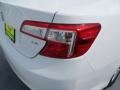 Super White - Camry LE Photo No. 17