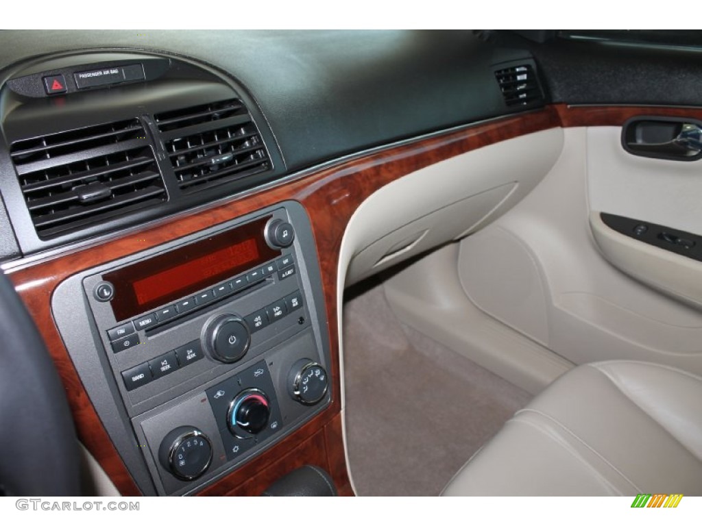 2007 Aura XE - Berry Red / Tan photo #18