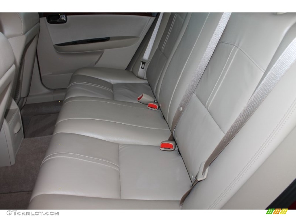 2007 Aura XE - Berry Red / Tan photo #35
