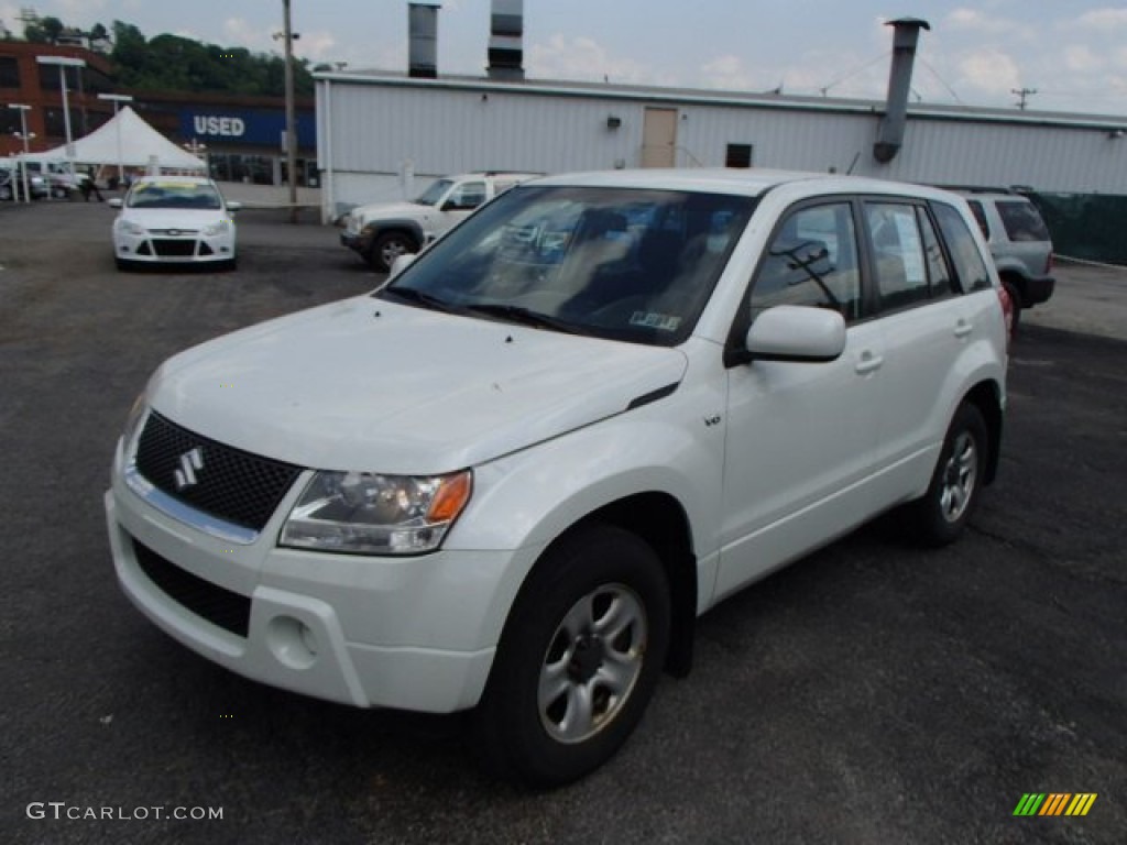 2007 Grand Vitara 4x4 - White Pearl / Black photo #4