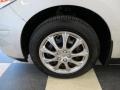 Brilliant Silver - Versa 1.8 S Hatchback Photo No. 4
