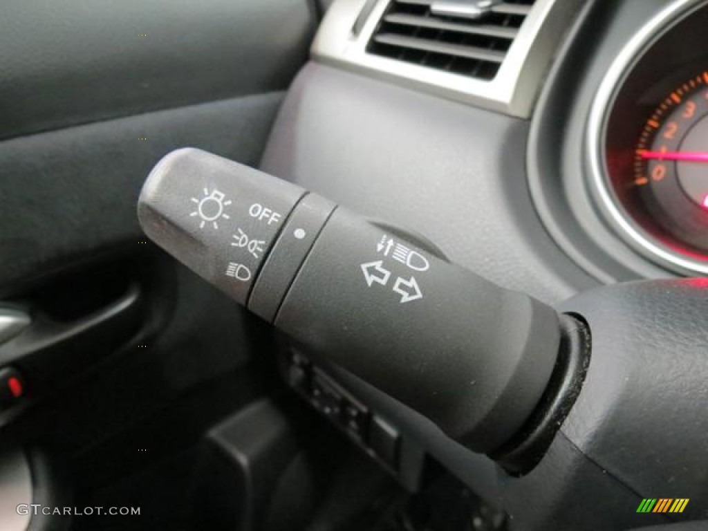 2008 Nissan Versa 1.8 S Hatchback Controls Photo #81268325