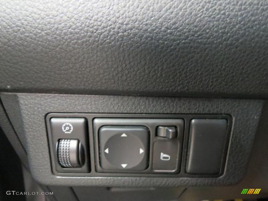 2008 Nissan Versa 1.8 S Hatchback Controls Photo #81268381