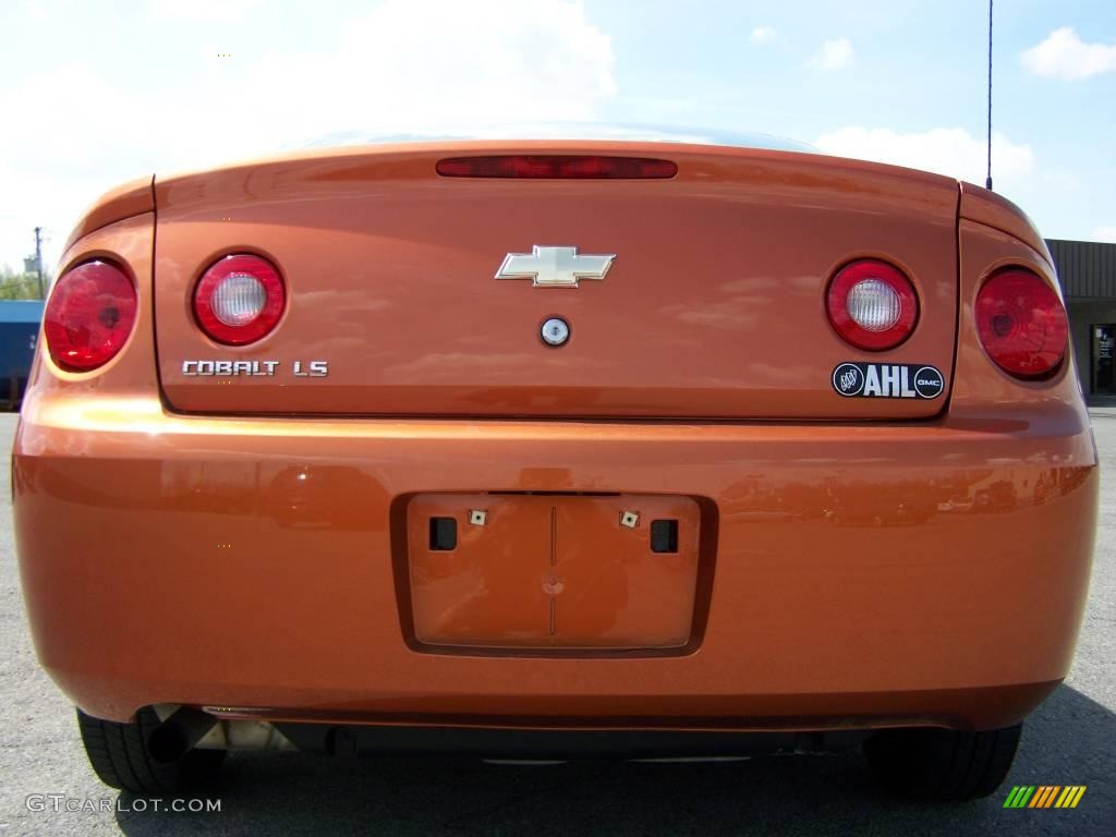 2007 Cobalt LS Coupe - Sunburst Orange Metallic / Gray photo #4