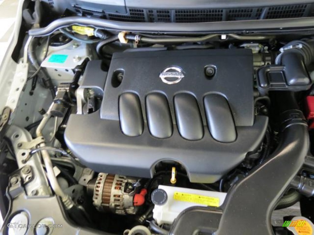 2008 Nissan Versa 1.8 S Hatchback Engine Photos