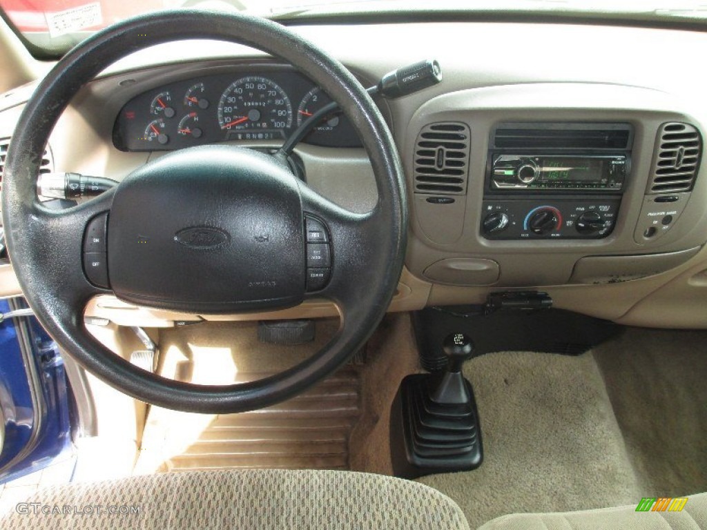 1997 Ford F150 XLT Extended Cab 4x4 Medium Graphite Dashboard Photo #81273465