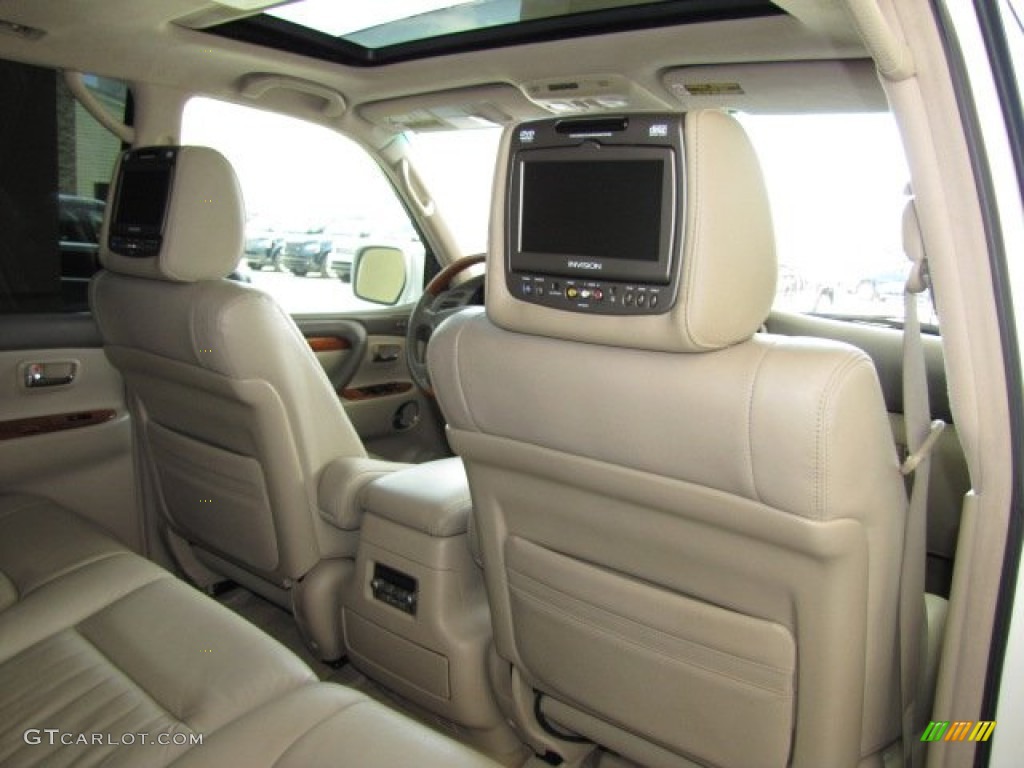 2006 LX 470 - Crystal White / Ivory photo #25