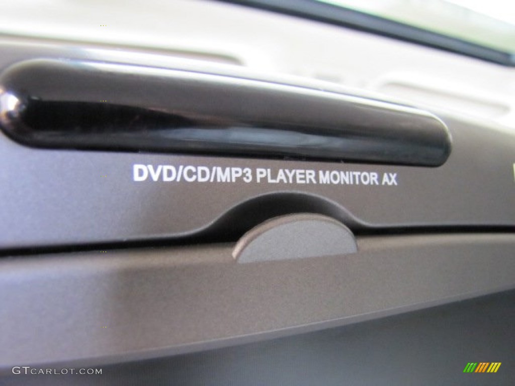 2006 LX 470 - Crystal White / Ivory photo #31
