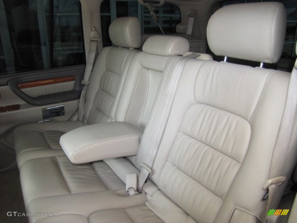 2006 LX 470 - Crystal White / Ivory photo #32