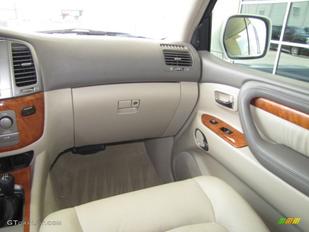 2006 LX 470 - Crystal White / Ivory photo #35