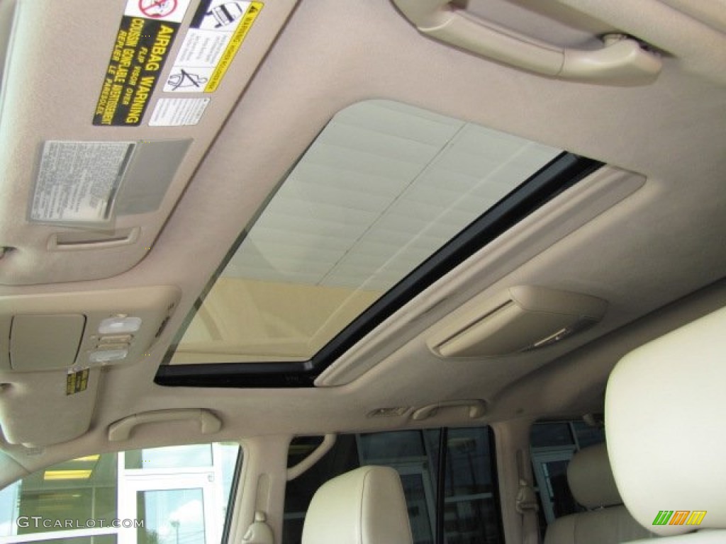 2006 LX 470 - Crystal White / Ivory photo #38