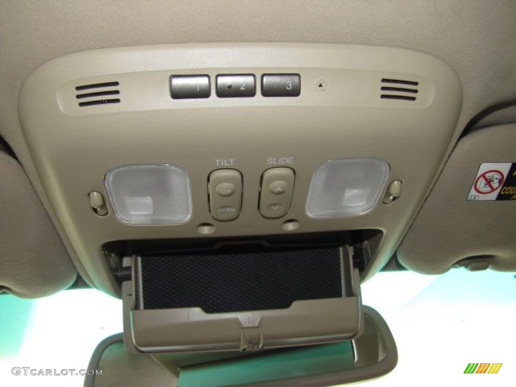 2006 LX 470 - Crystal White / Ivory photo #41