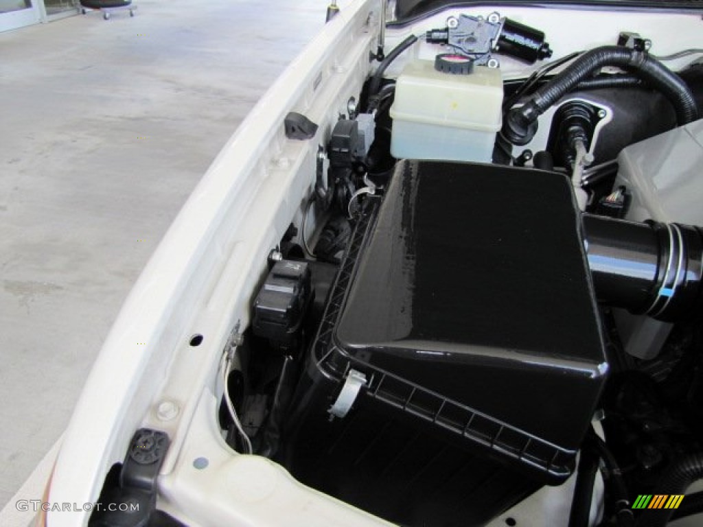 2006 LX 470 - Crystal White / Ivory photo #51