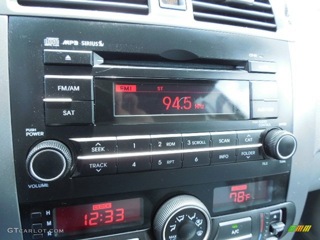 2009 Kia Borrego LX V6 Controls Photo #81283870