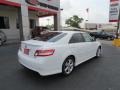 Super White - Camry SE Photo No. 7