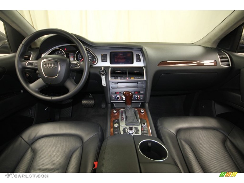 2010 Audi Q7 4.2 Prestige quattro Dashboard Photos
