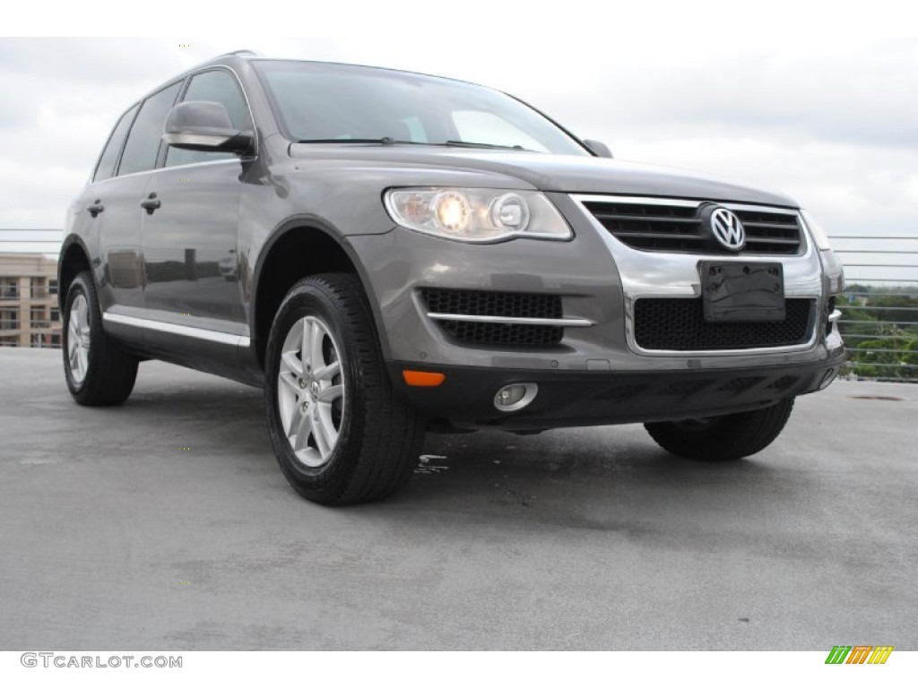Alaska Grey Metallic 2009 Volkswagen Touareg 2 VR6 Exterior Photo #81297142