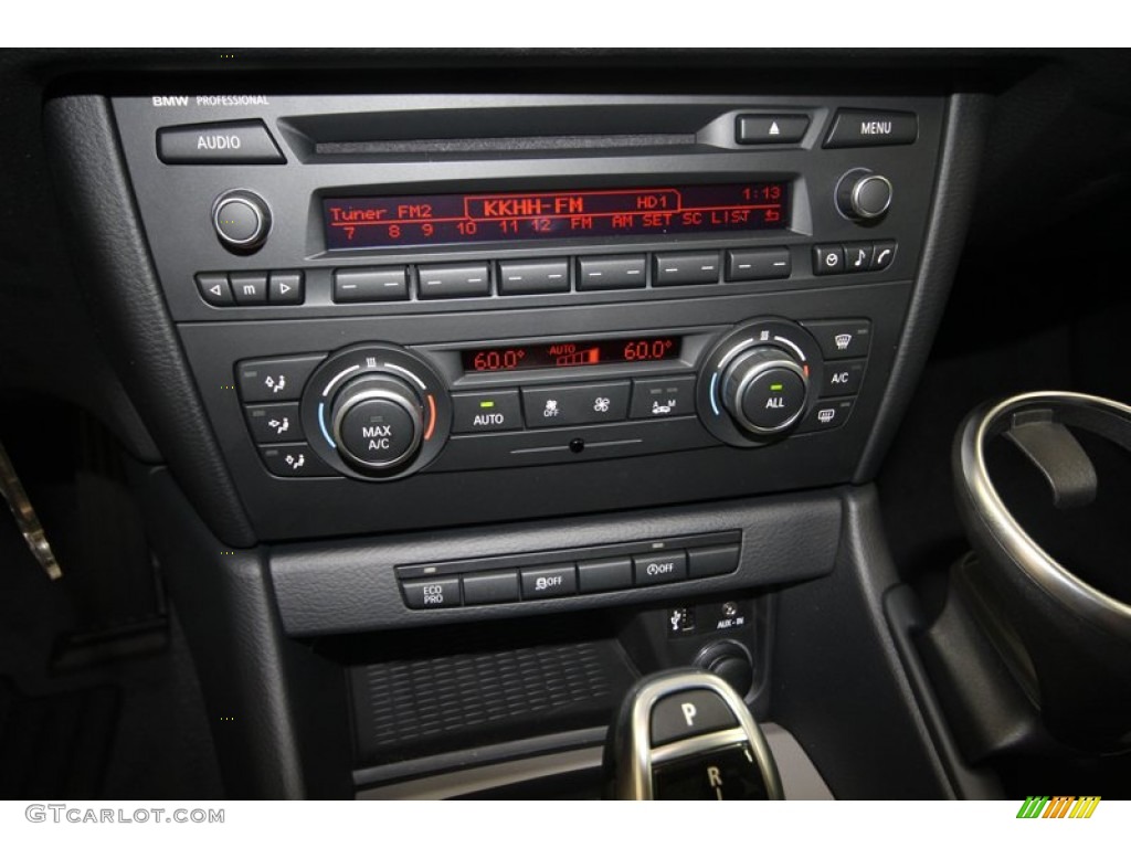 2014 BMW X1 sDrive28i Controls Photo #81298256