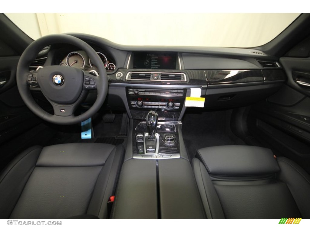 2013 BMW 7 Series 750i Sedan Dashboard Photos