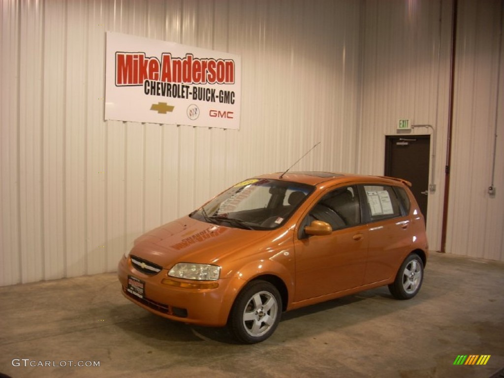2006 Aveo LT Hatchback - Spicy Orange / Charcoal photo #1