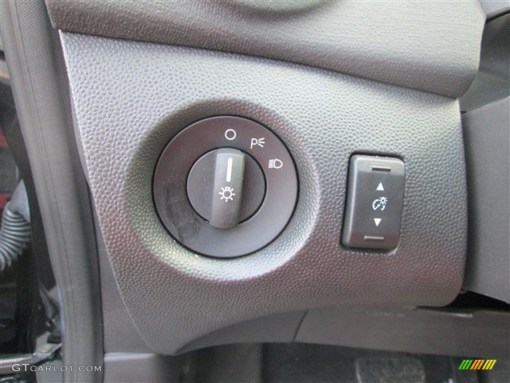 2012 Ford Fiesta SEL Sedan Controls Photo #81302489