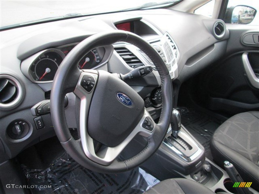 2012 Ford Fiesta SEL Sedan Dashboard Photos