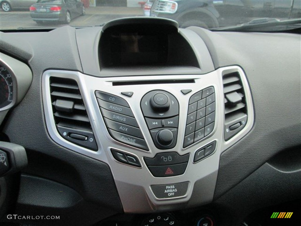 2012 Ford Fiesta SEL Sedan Controls Photo #81302554