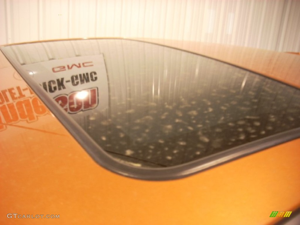 2006 Aveo LT Hatchback - Spicy Orange / Charcoal photo #11