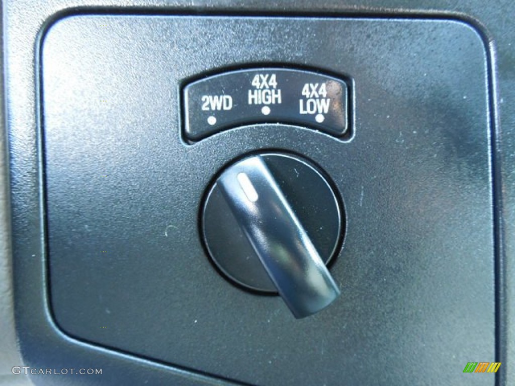 2008 Ford F250 Super Duty XLT SuperCab 4x4 Controls Photo #81303055