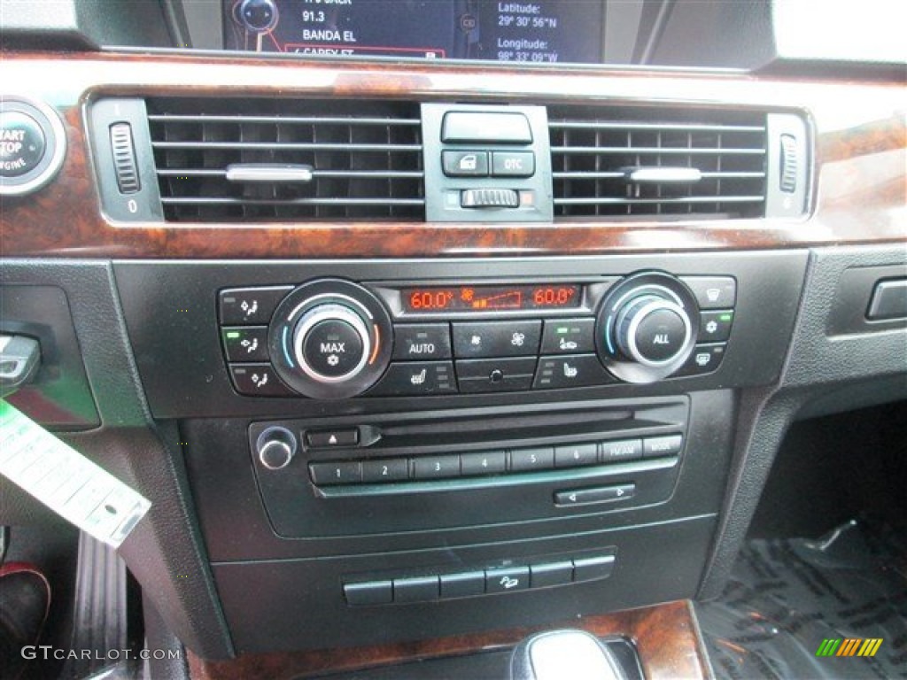 2010 BMW 3 Series 328i xDrive Sedan Controls Photo #81303423
