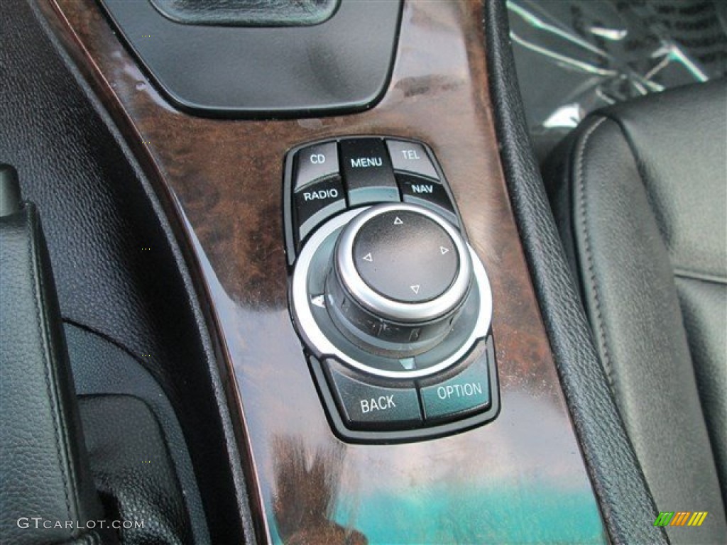 2010 BMW 3 Series 328i xDrive Sedan Controls Photo #81303467