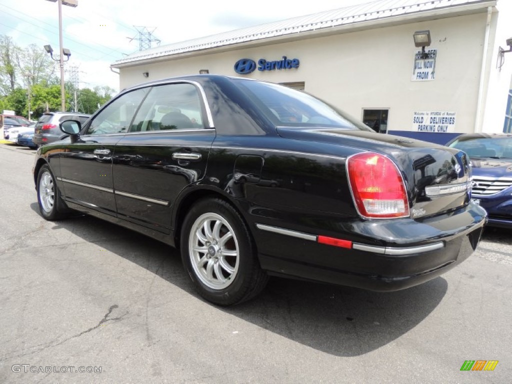 2002 XG350 Sedan - Black Obsidian / Black photo #6