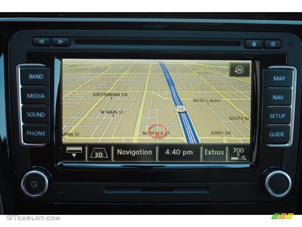 2013 Volkswagen Passat TDI SEL Navigation Photos