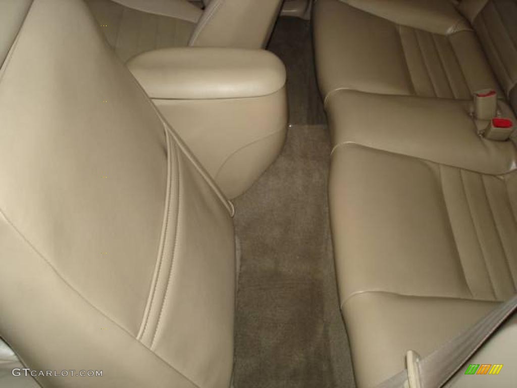 2000 Mustang GT Coupe - Laser Red Metallic / Medium Parchment photo #22
