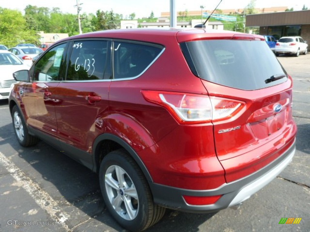 2013 Escape SE 2.0L EcoBoost 4WD - Ruby Red Metallic / Charcoal Black photo #4