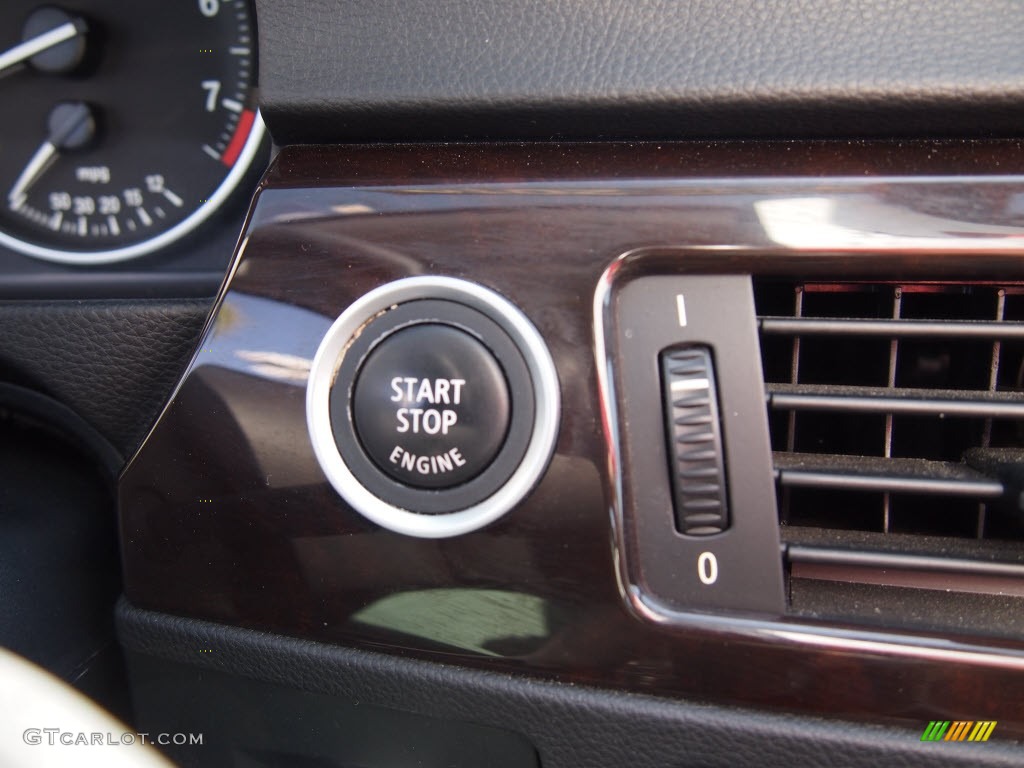2010 3 Series 328i Sedan - Jet Black / Black photo #25