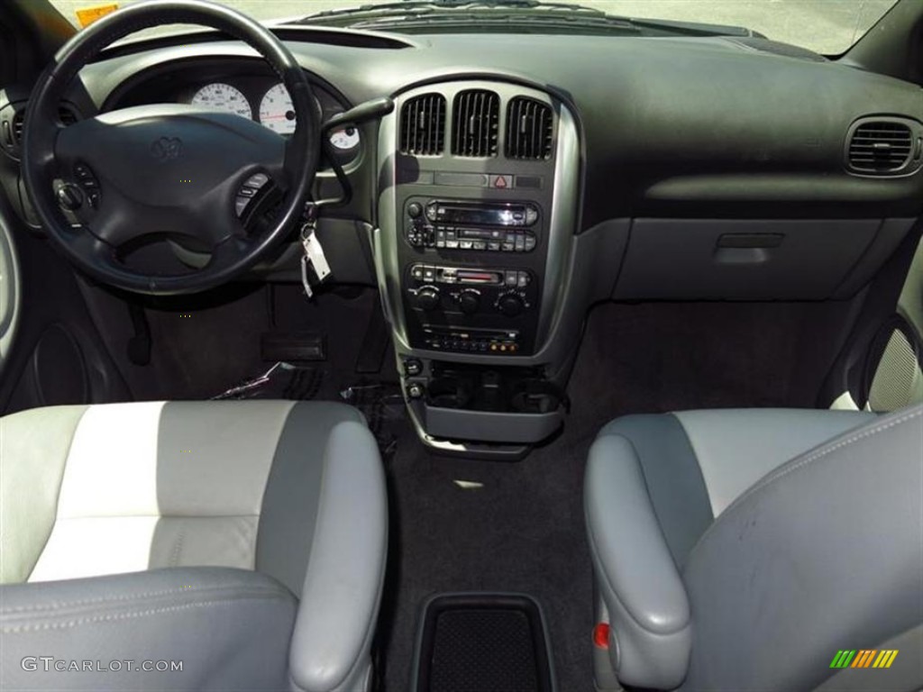 2004 Dodge Grand Caravan SXT Medium Slate Gray Dashboard Photo #81309821