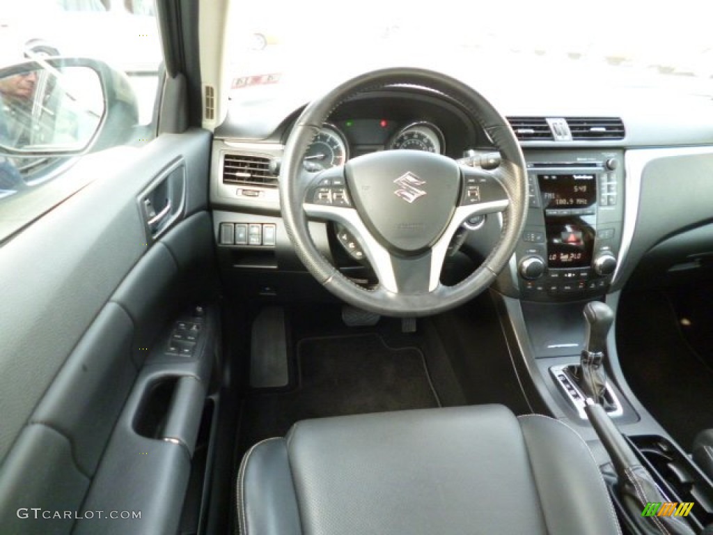 2011 Suzuki Kizashi SLS AWD Dashboard Photos