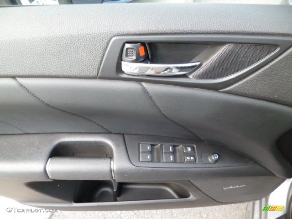 2011 Suzuki Kizashi SLS AWD Black Door Panel Photo #81310607