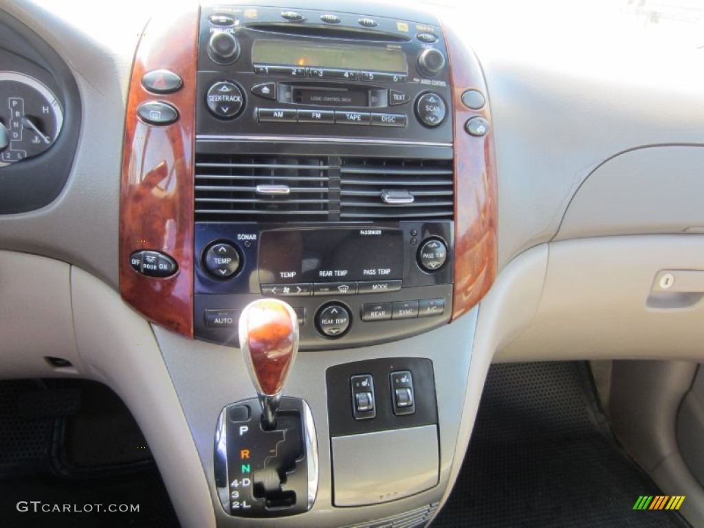 2005 Toyota Sienna XLE Limited Controls Photo #81310798