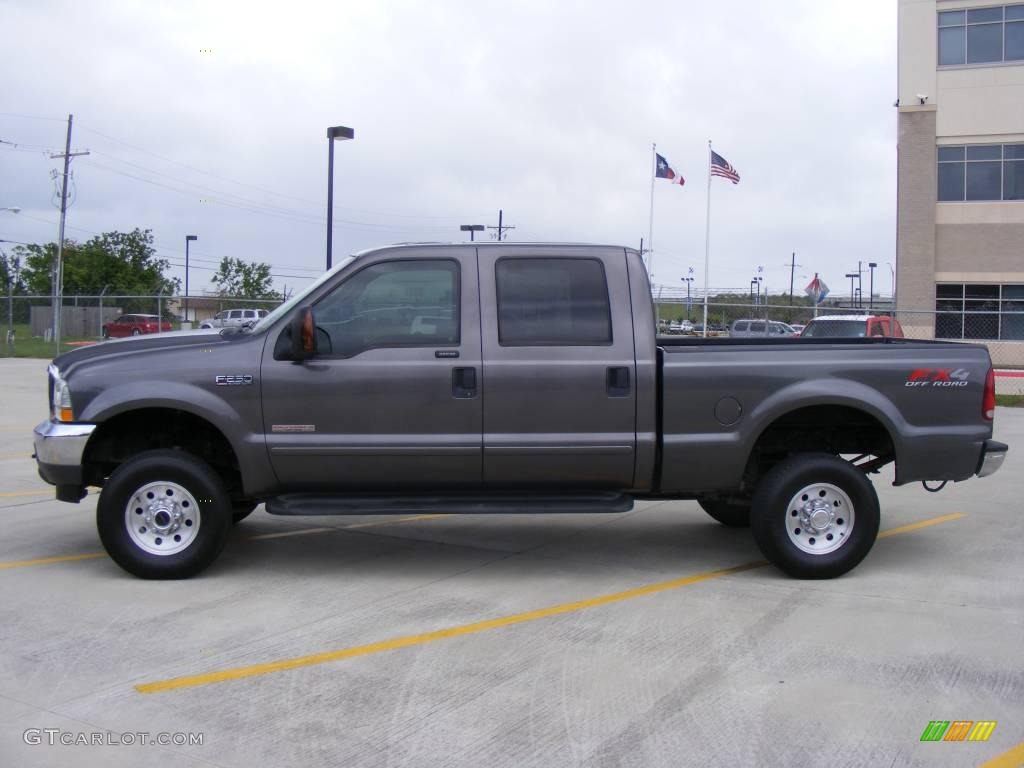 2003 F250 Super Duty Lariat Crew Cab 4x4 - Dark Shadow Grey Metallic / Medium Flint Grey photo #2