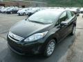 Tuxedo Black - Fiesta SE Sedan Photo No. 5