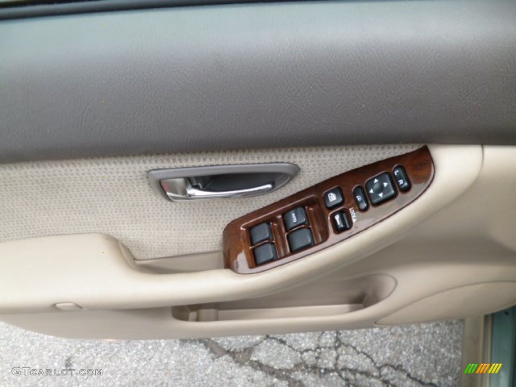 2004 Subaru Outback H6 3.0 Wagon Door Panel Photos