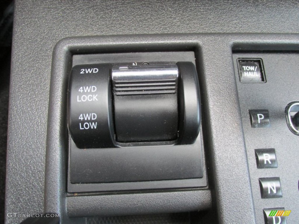 2009 Jeep Liberty Sport 4x4 Controls Photo #81318003