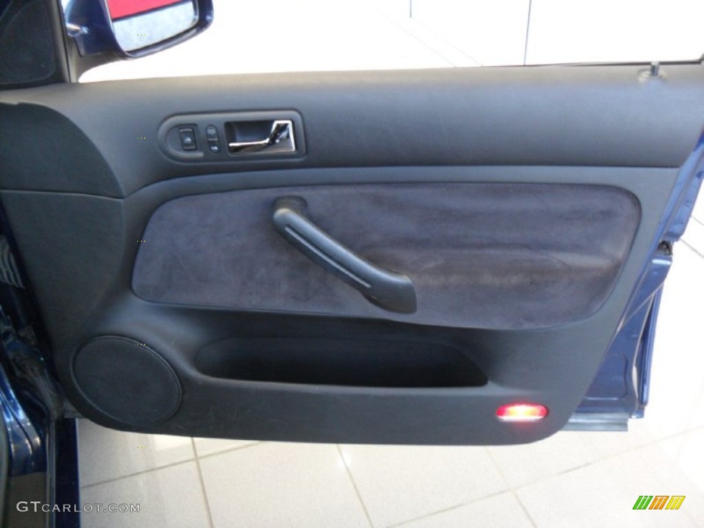 2004 Jetta GLS Sedan - Galactic Blue Metallic / Black photo #11