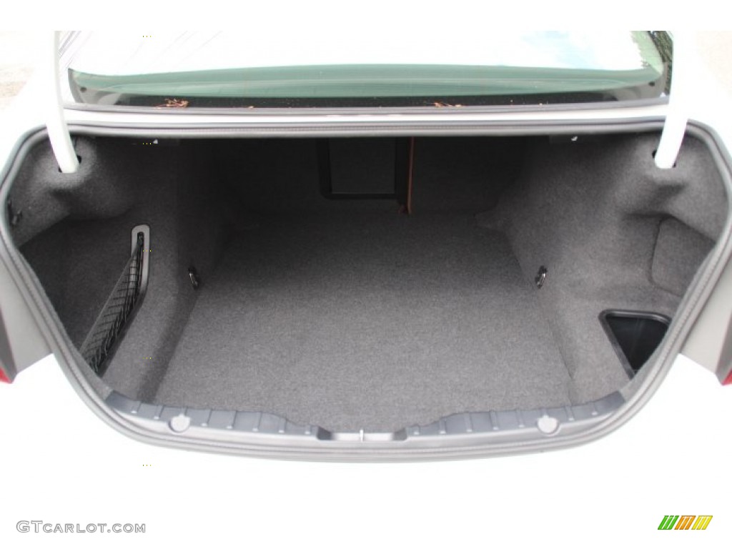 2013 BMW 5 Series 528i xDrive Sedan Trunk Photo #81320939